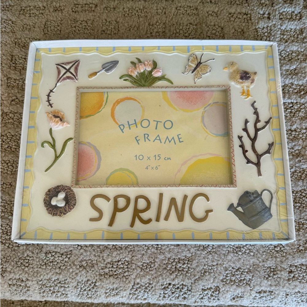 Beautiful “Spring” Picture Frame, by Pfaltzgraff, in MINT CONDITION!